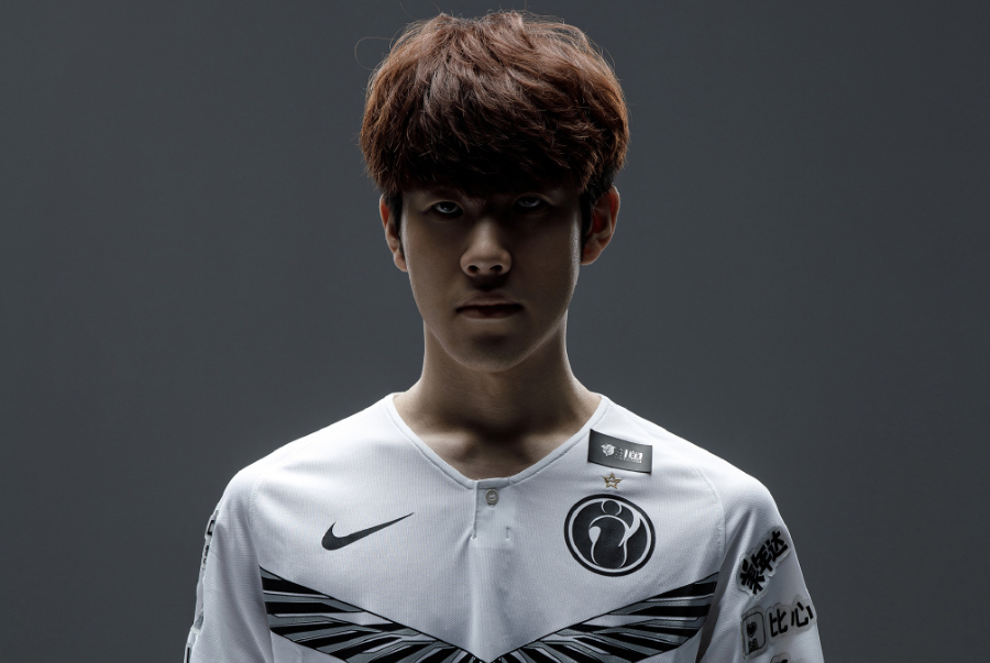 OMG昨日赛后返图：会以更好的面貌迎接新的赛季！