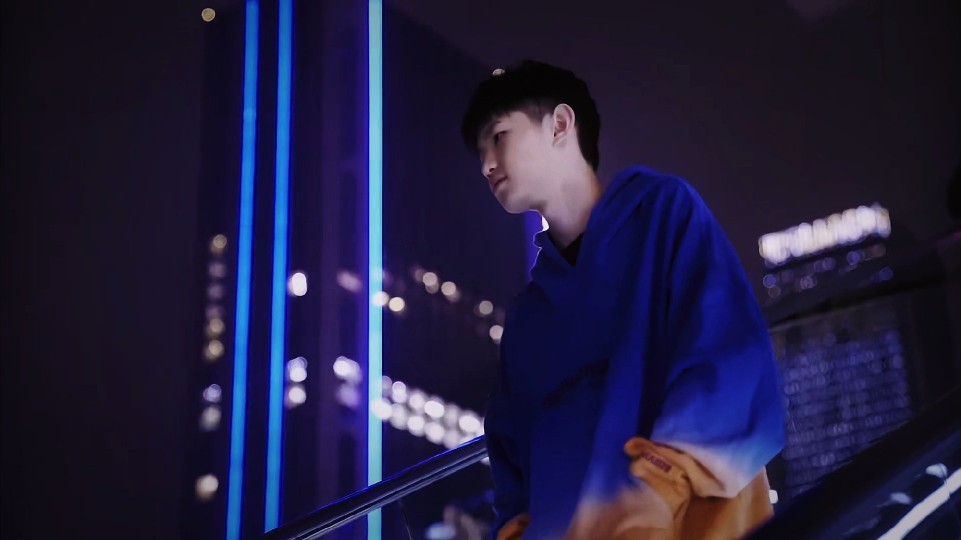 headtr1ck晒与s1mple合照祝贺其回归