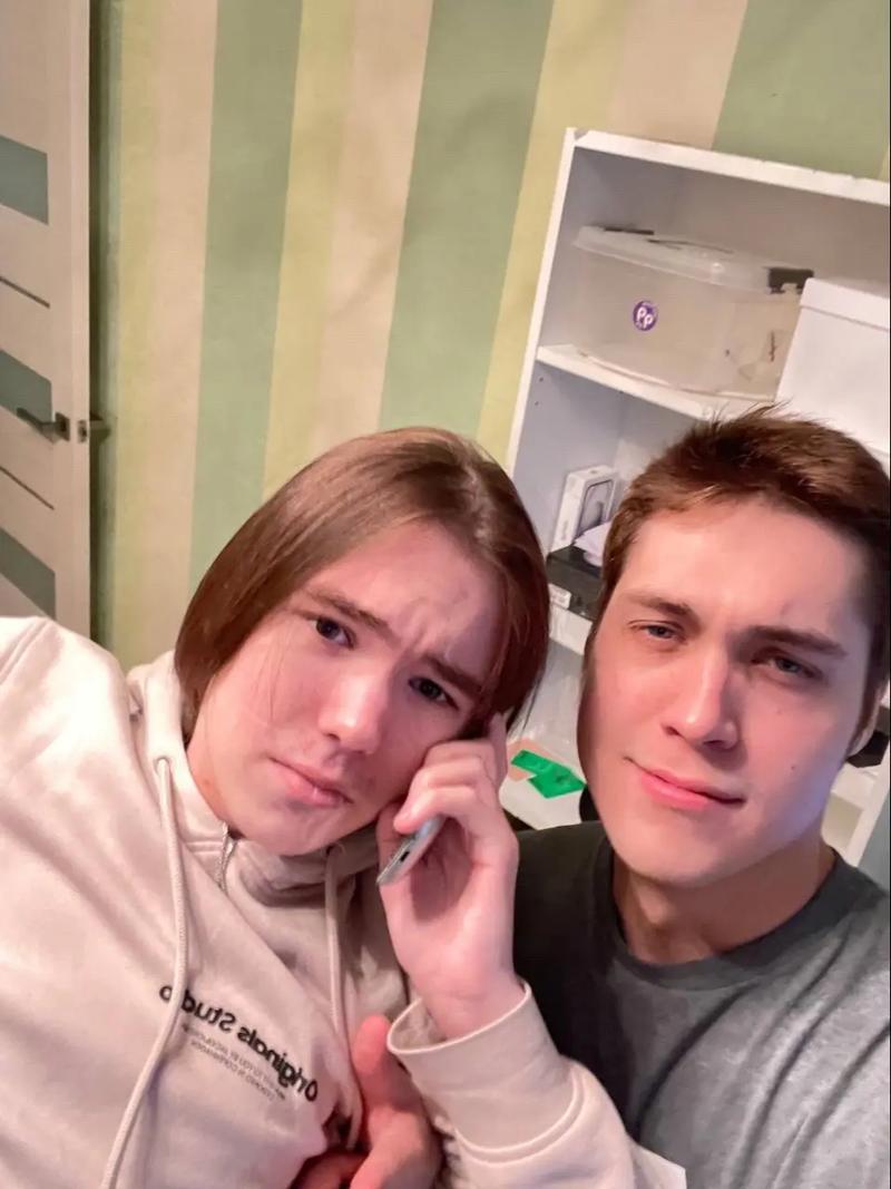 Scout ：第一局中路的团战就我们觉得可以打就打了