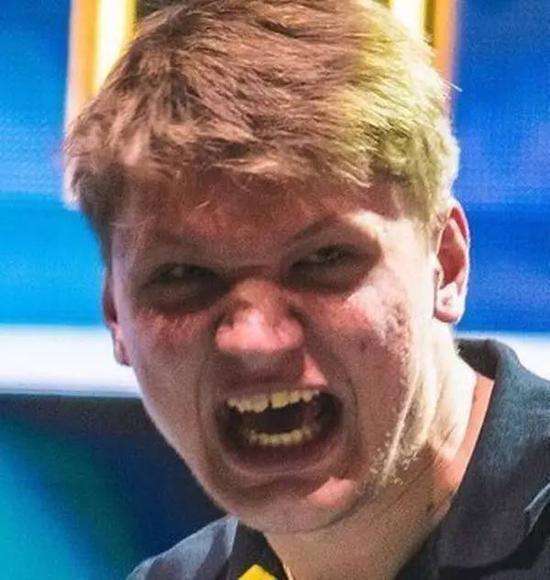 JDG赛后群访：上单小将称首场比赛非常紧张，Ruler说队友发挥惊艳